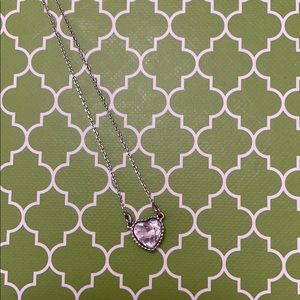 Fashion jewelry necklace w heart shaped gem